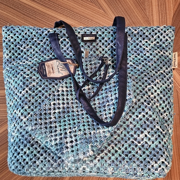 Sun 'N' Sand Handbags - NWT Stylish Blue and White Knit Shoulder Bag